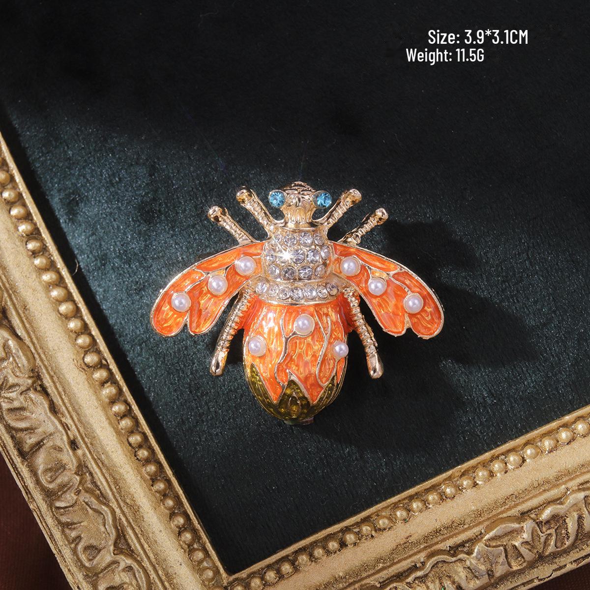 

Брошь в стиле ретро-барокко с изображением животных в европейском и американском стиле: Женский эмалированный нишевый аксессуар для костюма High-End Pin