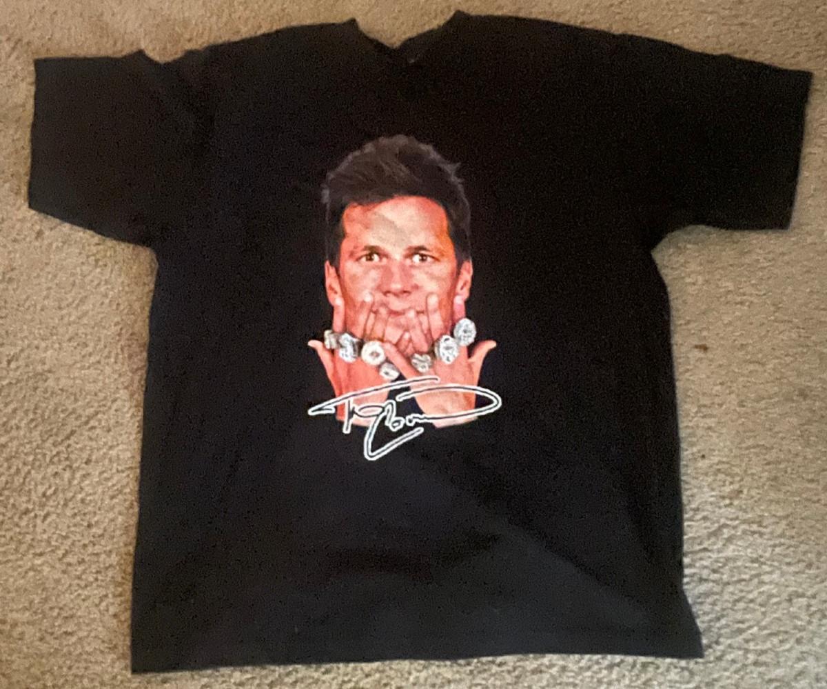 7 Rings Tom Brady “Greatest of All Time” GOAT Graphic T-Shirt – (read) Unisex T-Shirt XL