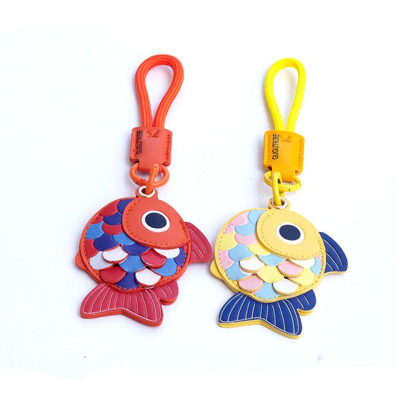 Schattige Vis Sleutelhanger: AirTag Houder & Toegangskaarthoes, Hanger & Rugzak Accessoire Cadeau