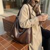 Classic Retro Leather Bag Ladies Chain Decor Hobo Bag Adjustable Strap Crossbody Bag with Multiple Compartments for Travel and Daily Commute