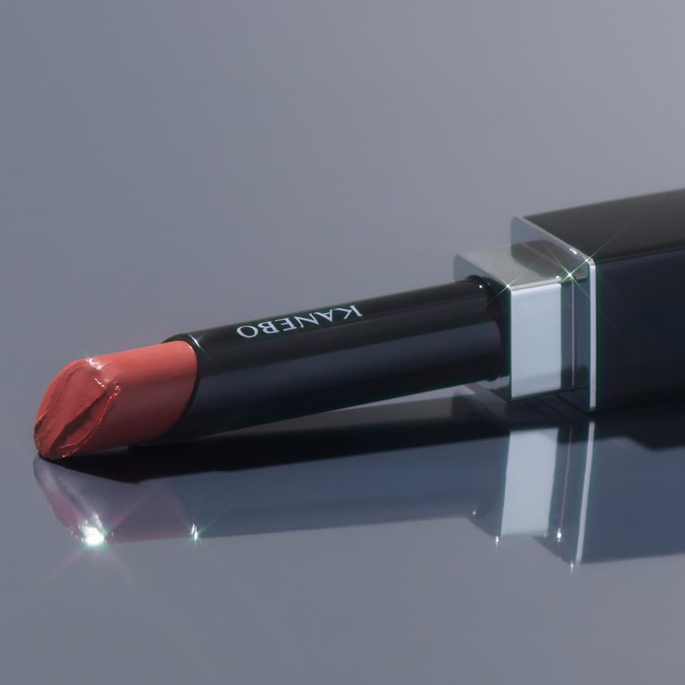 KANEBO Rouge Star Drama D204 2.5g Sophisticated Red. Long-lasting, high-quality shine, beautiful color payoff that defines the lip contour, slim type,