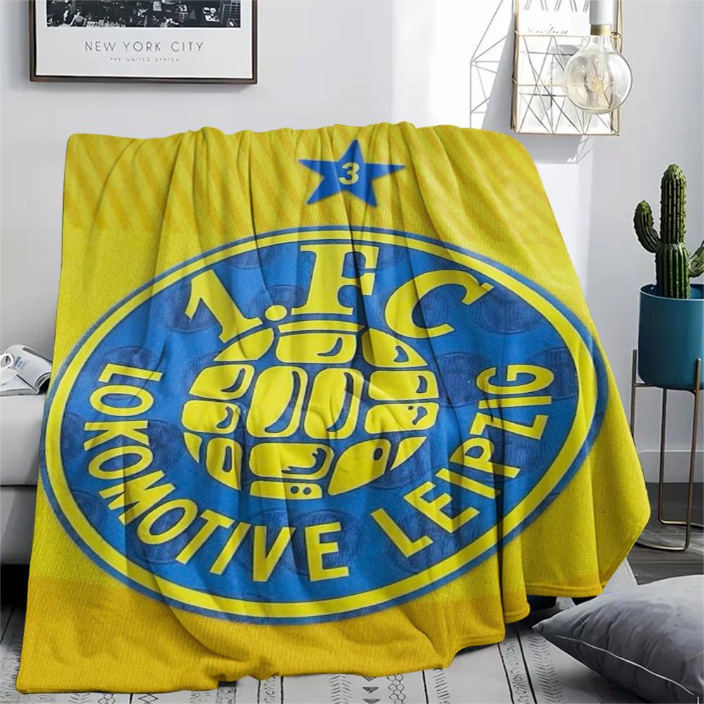 Koc flanelowy z nadrukiem Lokomotive Leipzig, Wysoka jakość, Wygodny na wszystkie pory roku, Wystrój domu, Ciepło i komfort, Idealny na prezenty świąteczne71