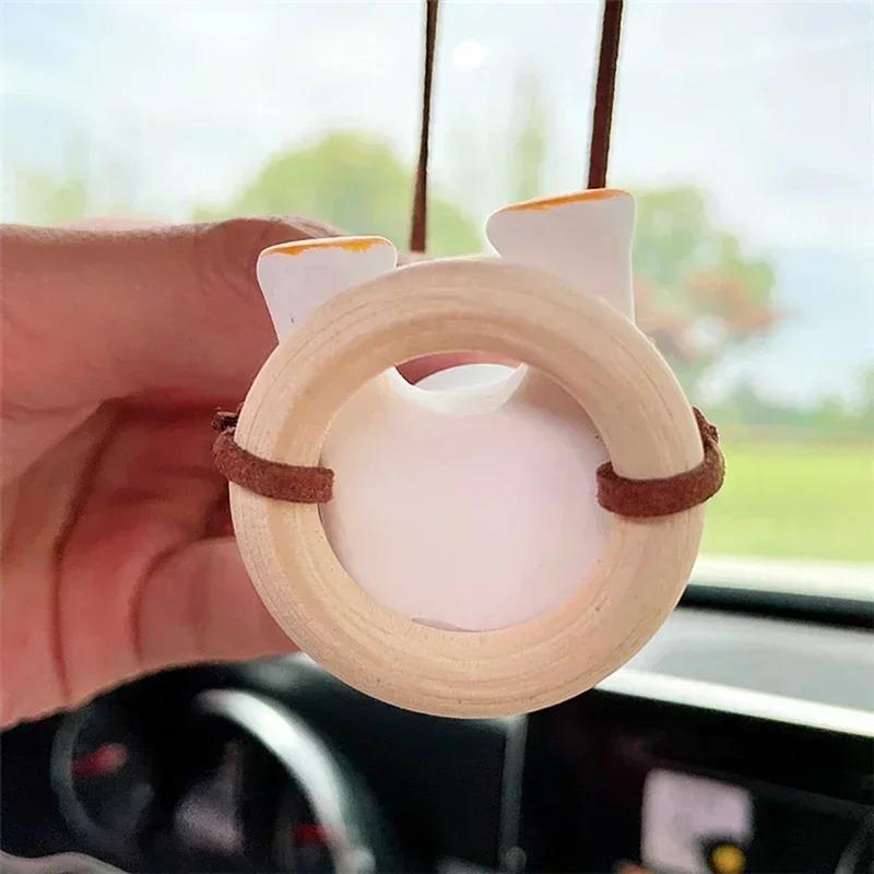 Søt Anime Bil Interiørdekorasjon Gips Swing Duck Auto Bakspeil Anheng For Kawai Bildekorasjon Tilbehør