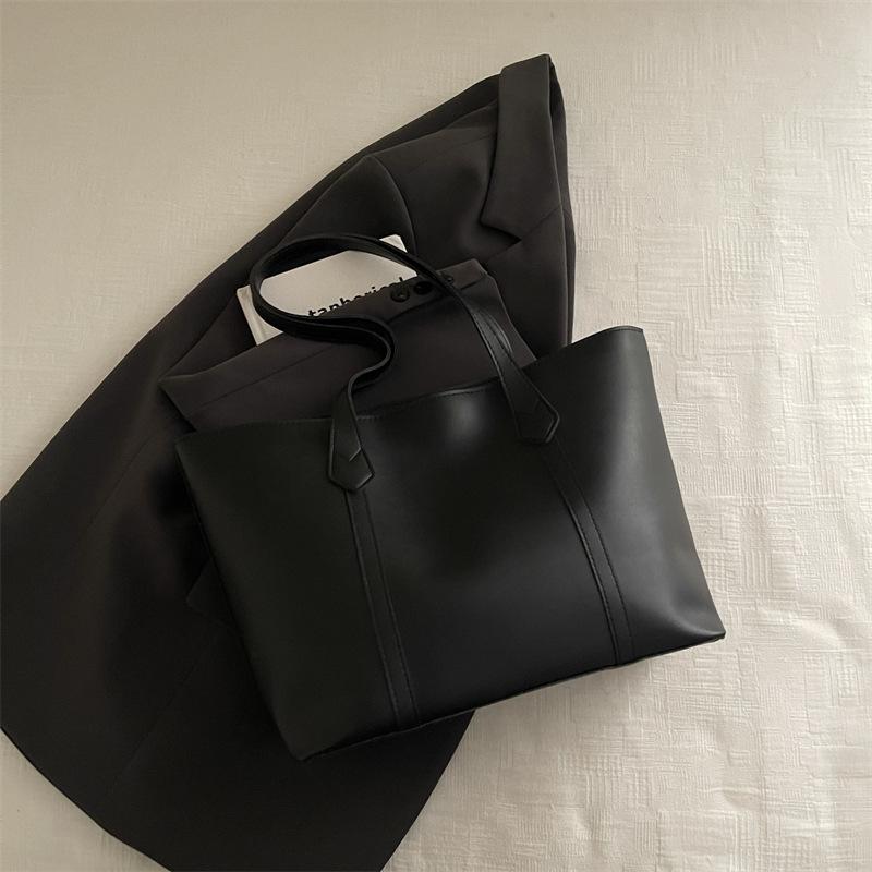 

Women s retro commuter silk scarf handbag new versatile shoulder underarm bag tote bag women s leather