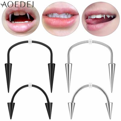 AOEDEJ 2 pezzi/lotto 16G Borchia per Labbra in Acciaio Inossidabile con Spike per Donne Uomini Piercing per Labbra di Halloween Cono 2 Colori Piercing Smiley Zanna 19/22MM