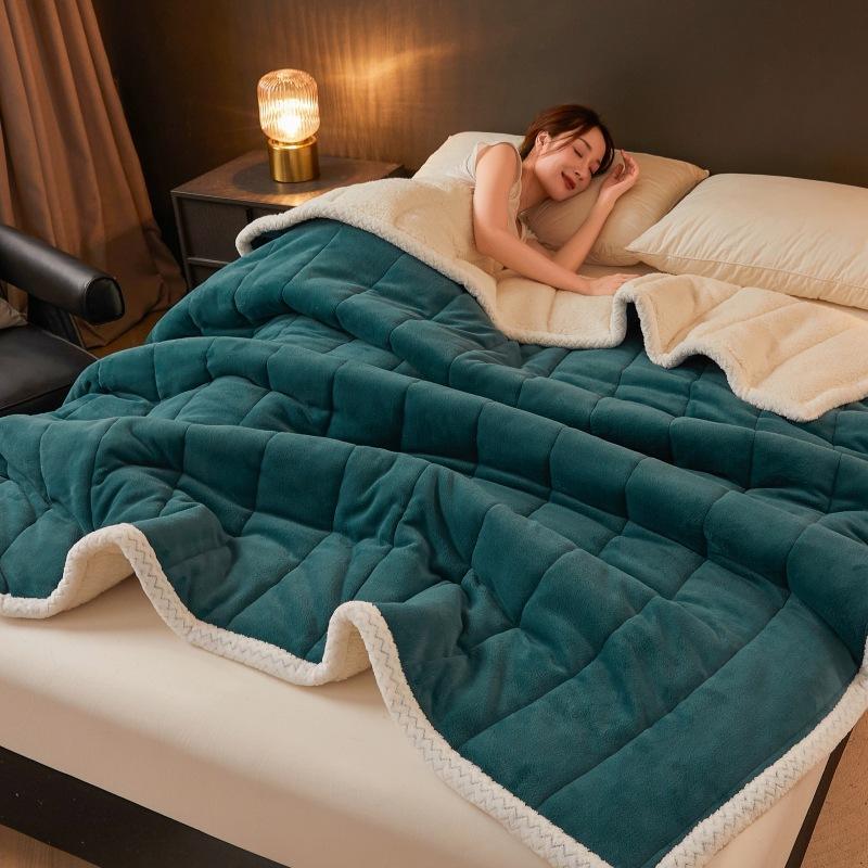 Coral Fleece Autumn Winter Warm Blankets for Bed 3 Layers Thicken Flannel Blanket Quilt Soft Comfortable Washable Warmth Quilts