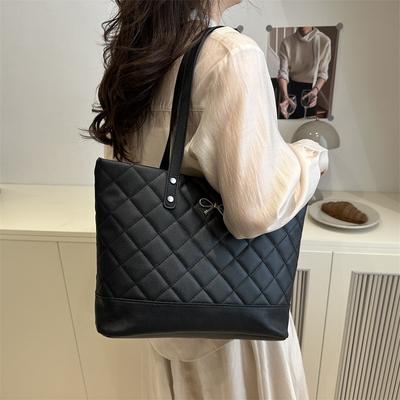 New Large-capacity Rhombus Embroidery Thread Simple and Fashionable Casual Shoulder Underarm Bag Portable Tote Bag Women