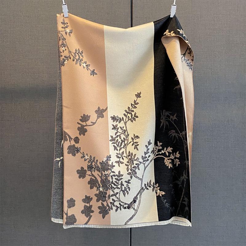 Autumn New Cashmere Tassel Scarf Women's Fashion Age-reducing Jacquard Scarf Warm and Thickened Large Shawl