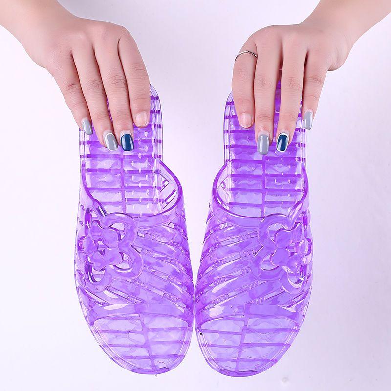 Krištolinio plastiko skaidrios vidurio kulno moteriškos šlepetės moteriškos plius didelės želė spalvos platforminiai sandalai namams vonios kambariui neslystančios