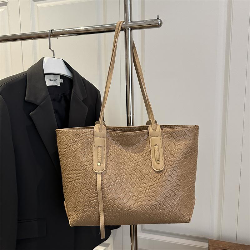 Retro woven large-capacity bag women's autumn new fashion tote bag versatile underarm bag shoulder bag