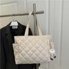 Fashiable Quilted Tote Bag with Cute Plush Bag Decorati, Autumn Leisure Large Capacity Handbag Daily Commuting Shoulder Bag