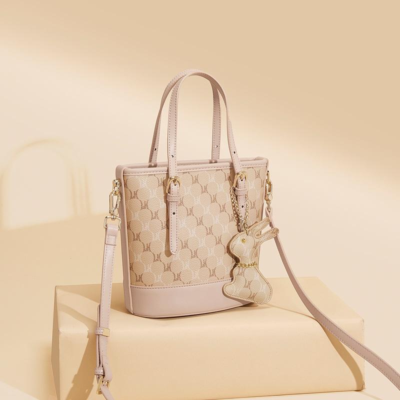 Small niche design tote bag vegetable basket women s bag fashionable large capacity bucket bag