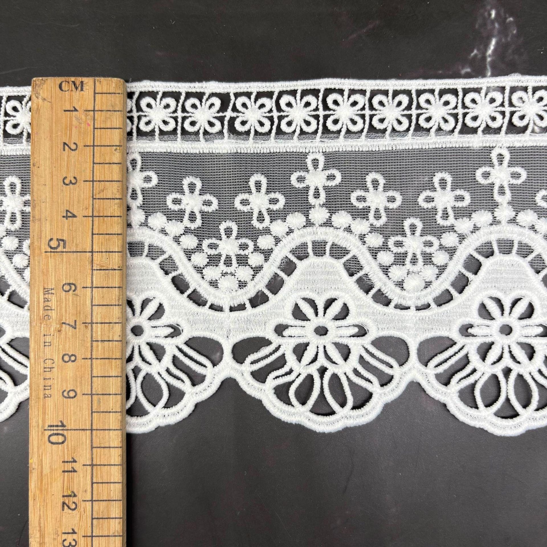 

Водорастворимое кружево Молочный шелк Вышитое кружево, Платье Женская одежда Детская одежда Подол Ажурная отделка White 10CM