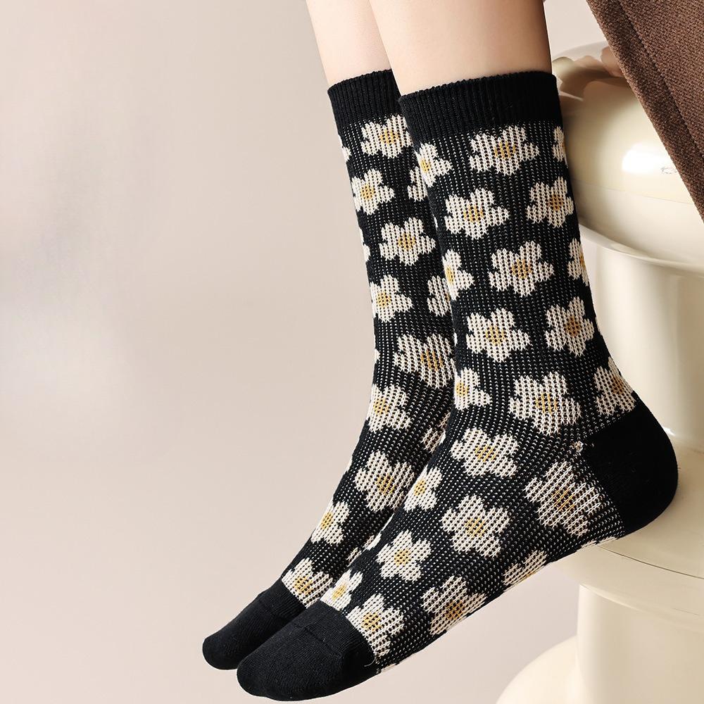 Breathable Mid-calf Socks, Sporty Retro Artistic Pile Socks for Autumn and Winter