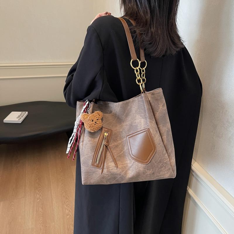 Tote bag women's new large-capacity commuter bag autumn and winter versatile casual high-end shoulder bag