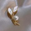 Elegant White Imitation Pearl Brooches For Women Gold Color Luxury Waterdrop Zircon Tassel Safety Pins Clothes Badges Jewelry
