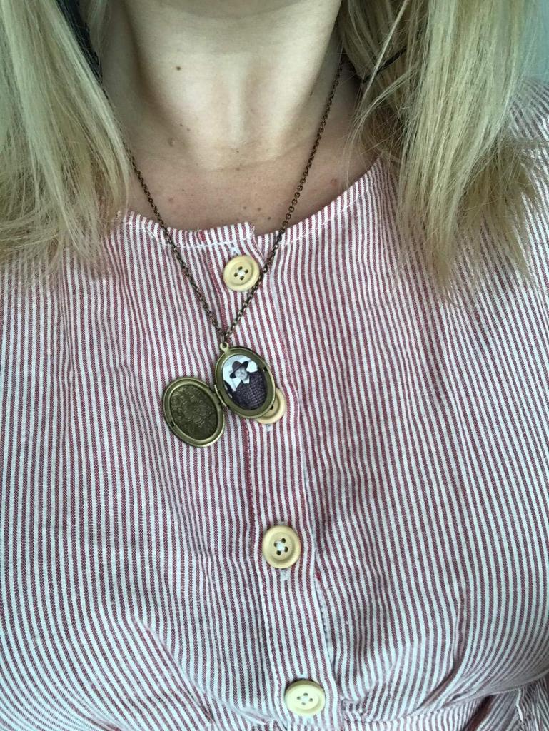 Fajewellery Vintage Carved Flower Locket Photo Pendant Necklace for Women, Metal