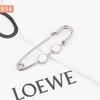 Pearl Anti-Exposure Brooch: Women's Waist-Cinching Pin & Clothing Decoration
