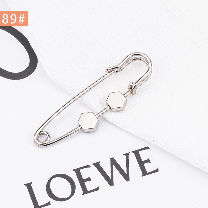 Pearl Anti-Exposure Brooch: Women's Waist-Cinching Pin & Clothing Decoration