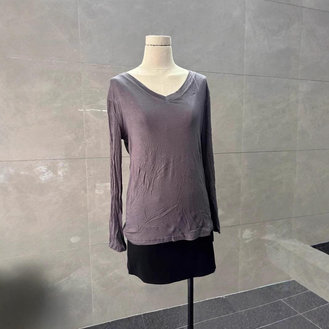 

Spicy V-neck Slimming Long-sleeve Women s Top M (approx. 105 lbs)