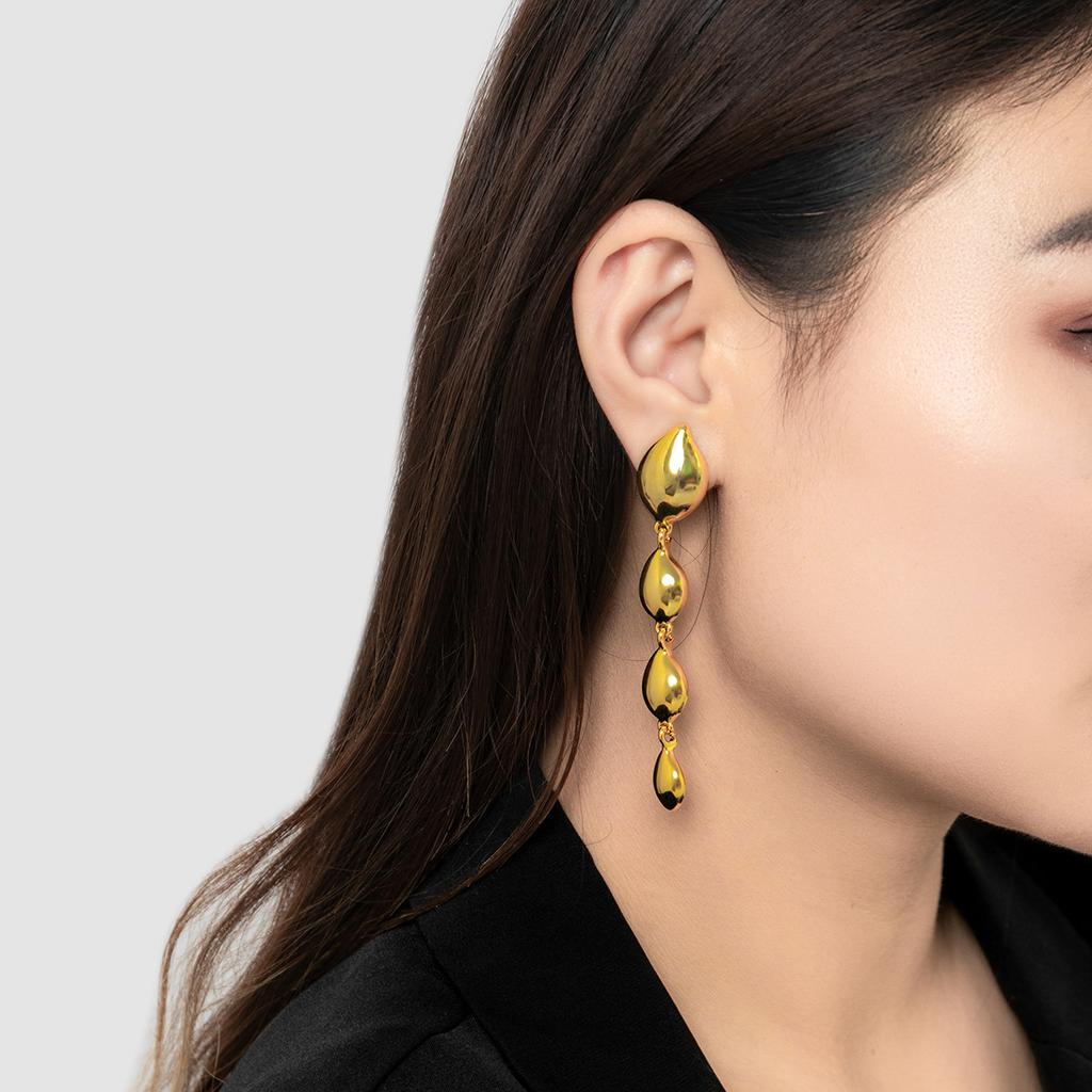 Copper-plated 18K gold water drop tassel thin earrings women's autumn and winter simple cold wind niche design temperament stud earrings
