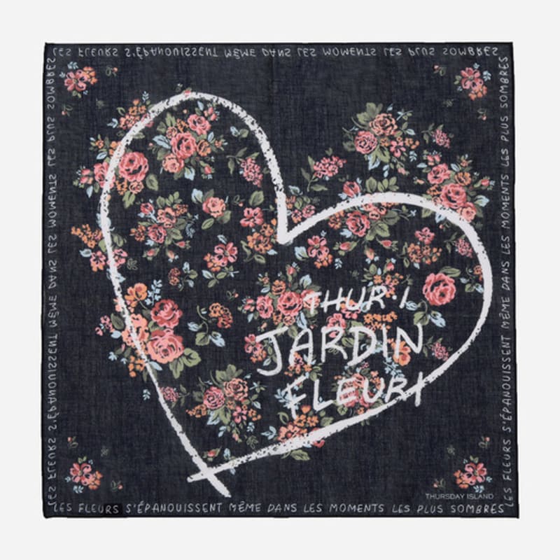 Thursday Island Heart Flower Bandana_T256MHC142W