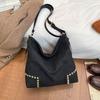 Rivet Tote Bag Women's Large-capacity Commuter Shoulder Bag