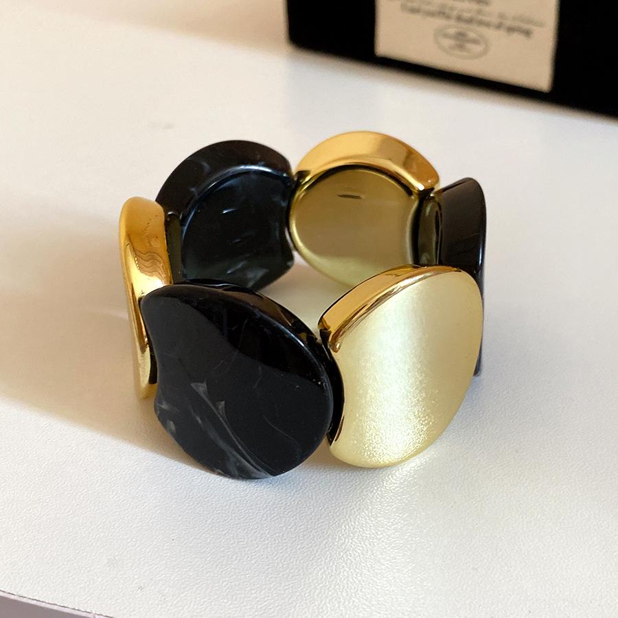Elegant Acrylic Round Elastic Bracelet 2026 - European & American Style, Exaggerated Luxe Commute Jewelry, High-End Feel.