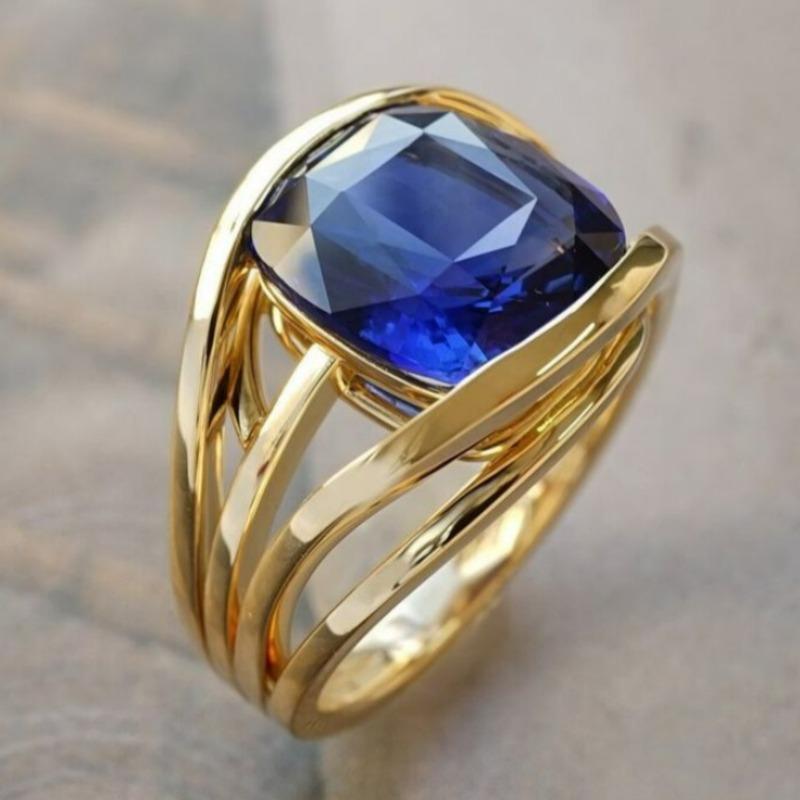 Luxury Vintage Inlaid Square Blue Synthetic Zirconia Golden Ring for Women Fashion Charming Banquet Occasion Jewelry Accessories
