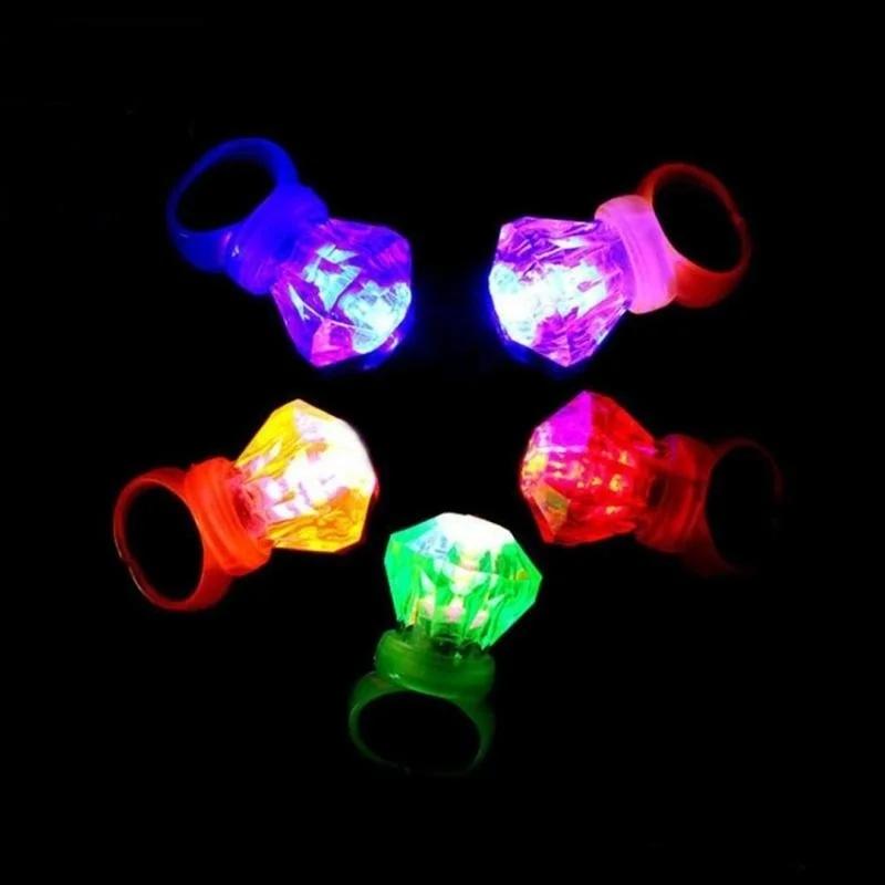 LED Prsten v noci Módní Svítící Prsten Imitace Diamantu Prstová Lampa Blikající Cool Svítící Doplňky