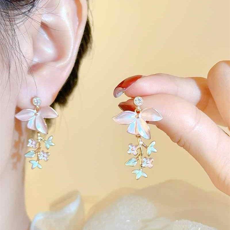 Spray paint flower leaf fringed earrings Mori fashion stud earrings high sense versatile personality earrings women