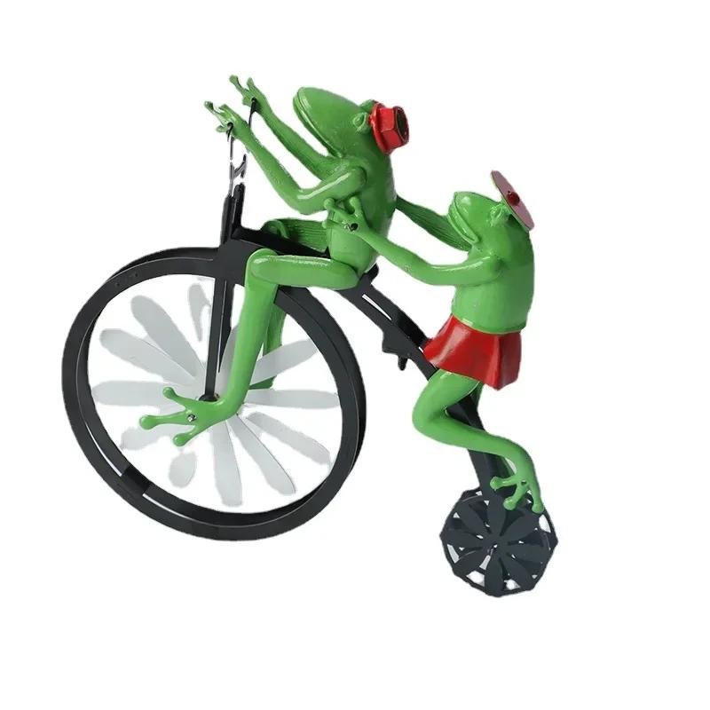Cartoon Metal Frog Riding Windmill Animal Motorcycle Wrought Iron Courtyard Garden Decoration Decorative Figurines