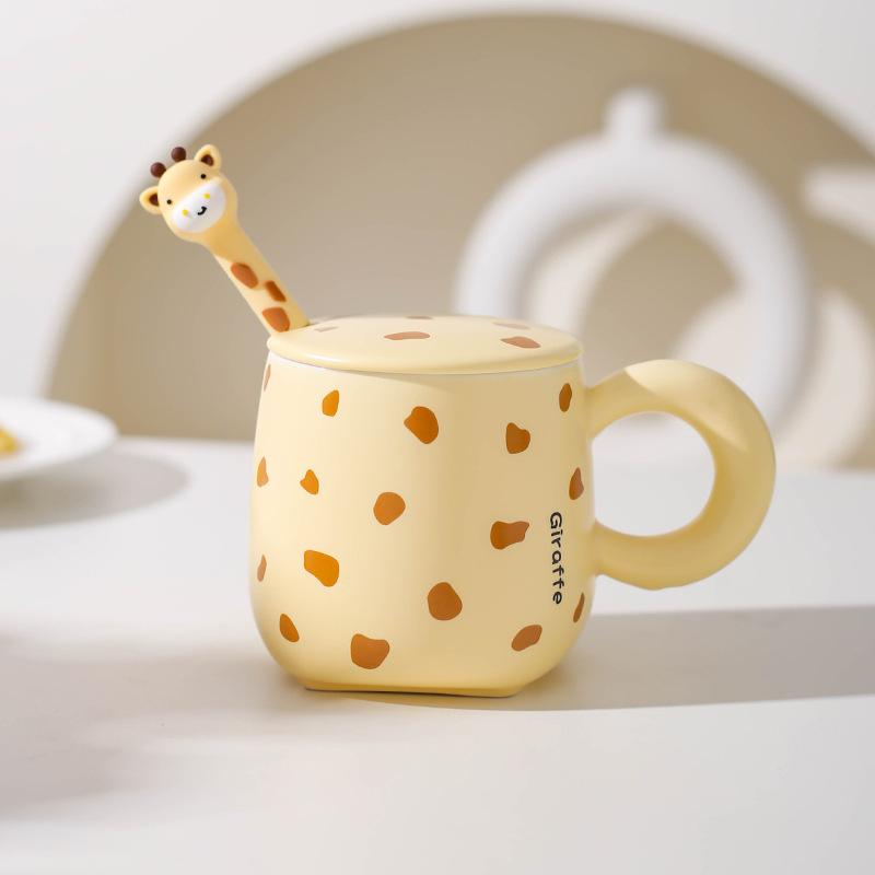 

Креативная милая керамическая кружка с крышкой и ложкой, детская чашка для питья воды, парная чашка, чашка для молока и кофе для девочек 301-400ml