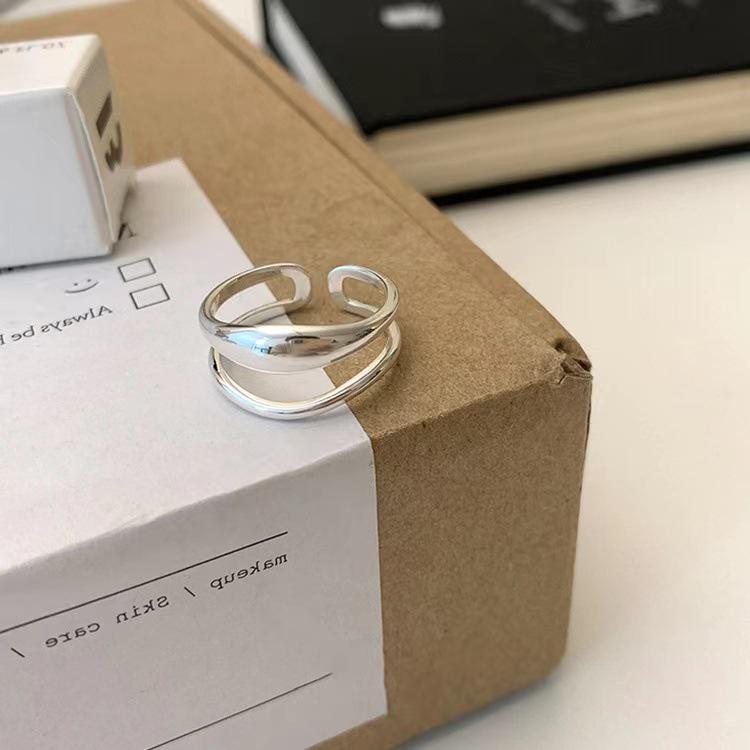 Irregular Silver Foil Pearl Ring: Retro Niche Design with Versatile Elegance for Women