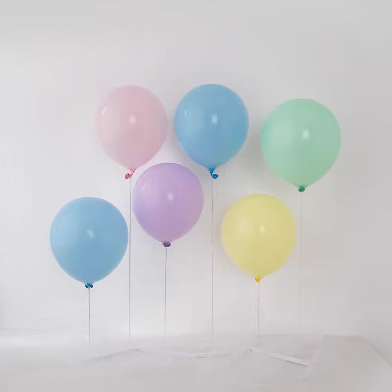 Heart-Shaped Balloon Foil Table Birthday Photo Prop