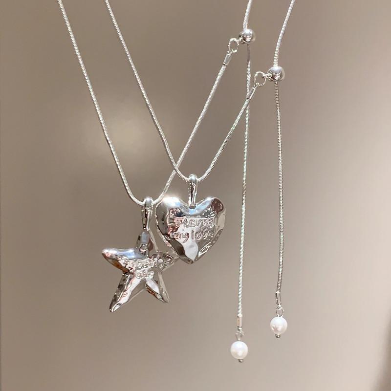 Funny Smooth Surface Metallic Cartoon Horse Flower Pendant Necklaces for Women Long Adjustable Wax Rope Chain Chokers