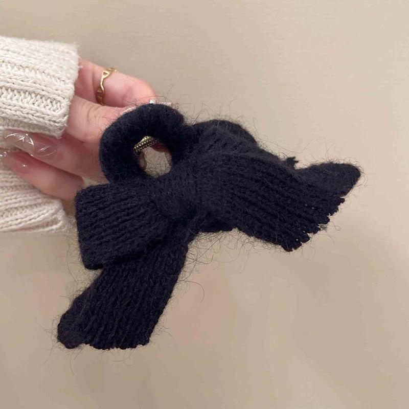Minimalist Autumn Winter Plush Knit Bow Shark Clip Back Head Hair Claw Elegant Premium Temperament Hair Clip Fashion Accessories