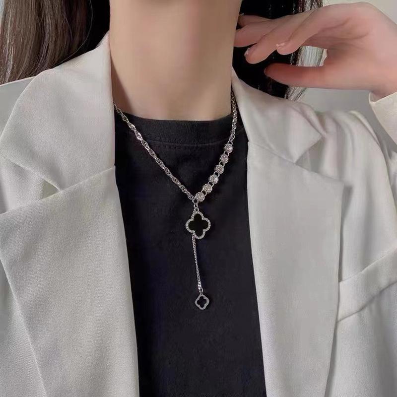 leaf clover necklace women's light luxury high-end sense fringed collarbone chain fashionable versatile niche design sweater chain