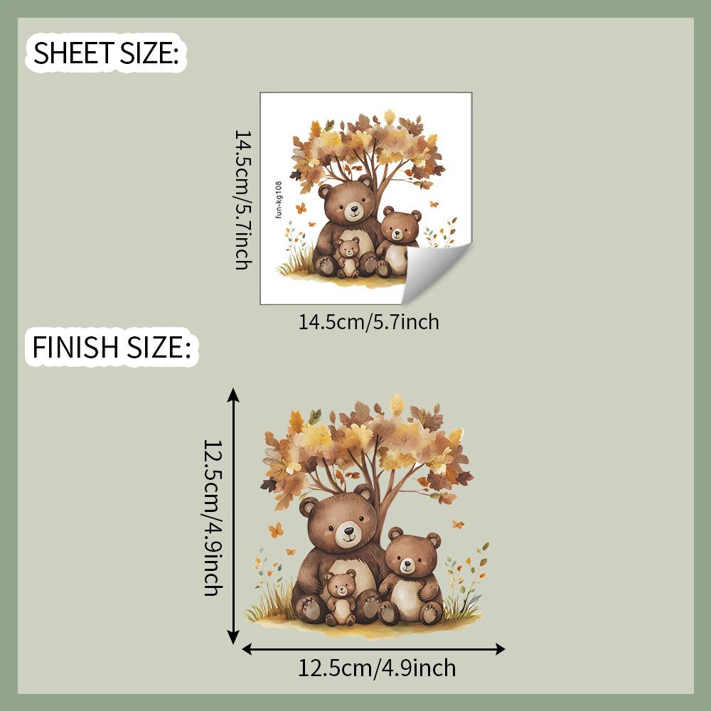 

Мультяшные медведи-родители и дети. Спальня, гостиная и прихожая. Выключатель оклеен обоями для украшения дома.