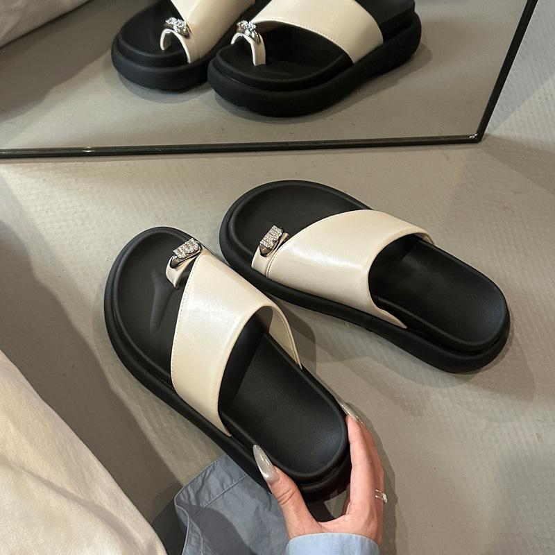 Korean Thick-soled Set of Toe Slippers for Women To Wear In the Summer of 2025, New Fashion Sanya Holiday Beach Sandals