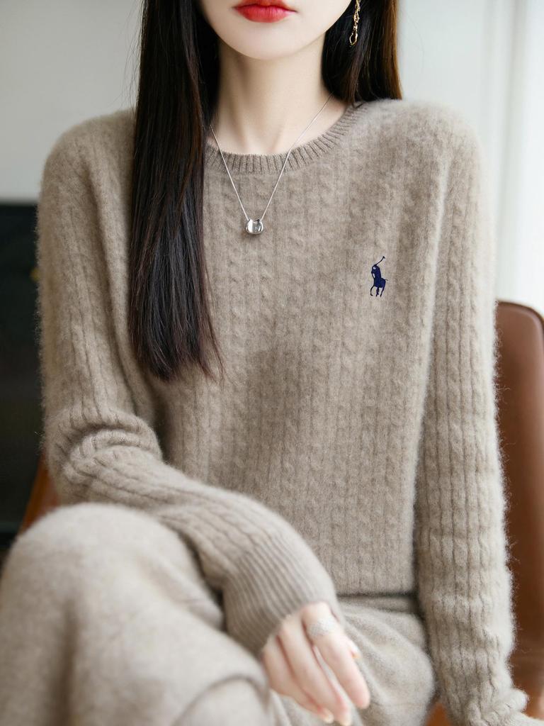 Women's Slim-Fit Wool Cable Knit Sweater - Autumn/Winter Collection