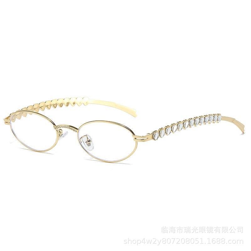 Ochelari de soare cu rame ovale rafinate, cu aplicații de strasuri, potriviți pentru ieșiri romantice și lentile de prescripție.