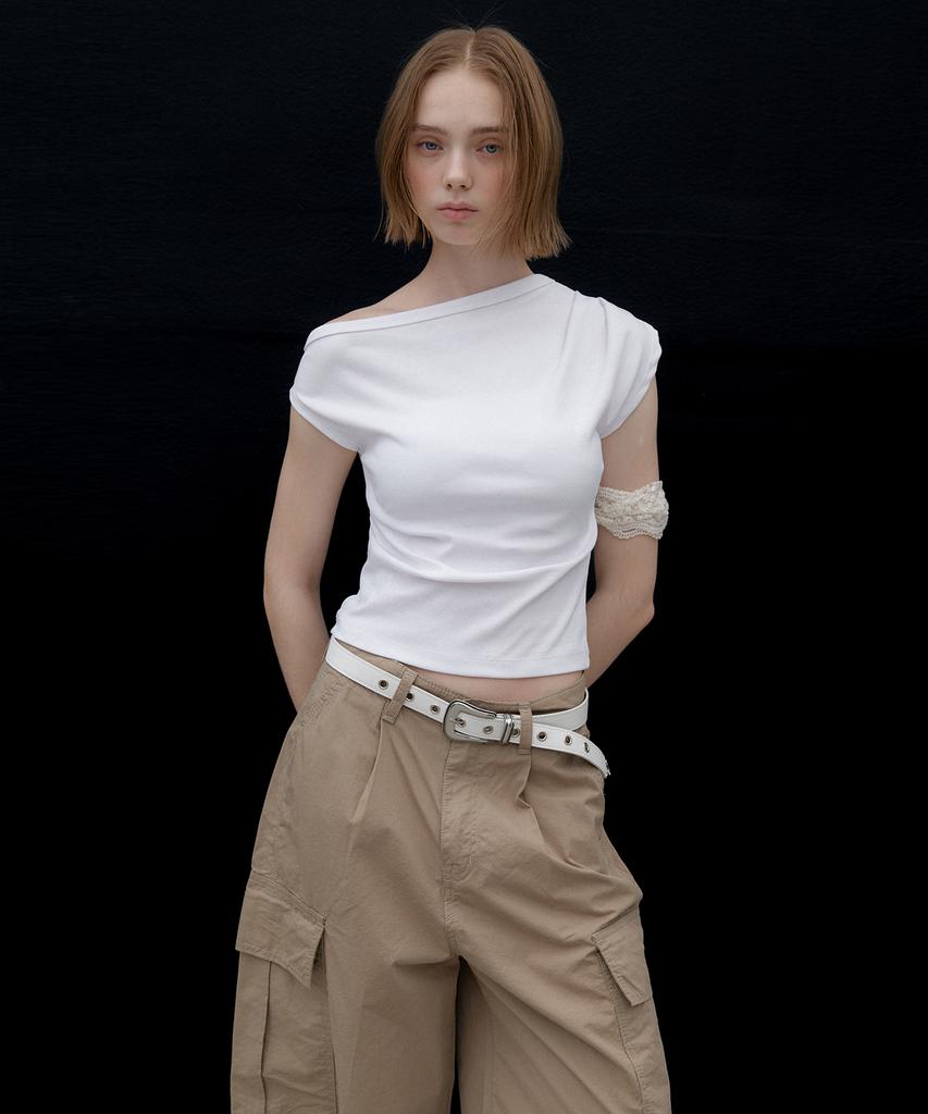 Aendeuel Wide Cargo Bermuda Pants - Beige