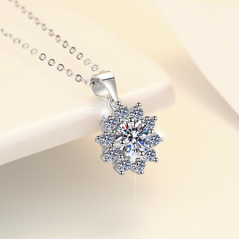 

S925 Sterling Silver Sunflower Moissanite Pendant Necklace for Women - Classic Fashion Clavicle Chain [Empty Setting] 1 Carat