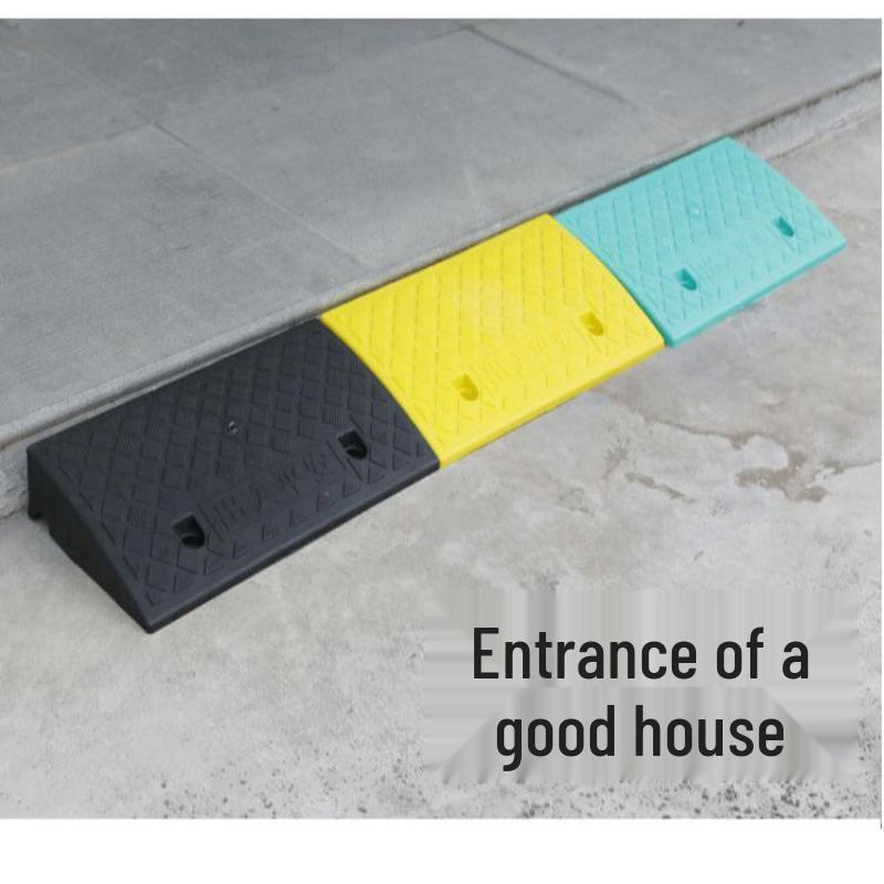 Plastic Ramp Pad: Car Uphill Climbing Slope Curb Threshold Speed Bump Step.