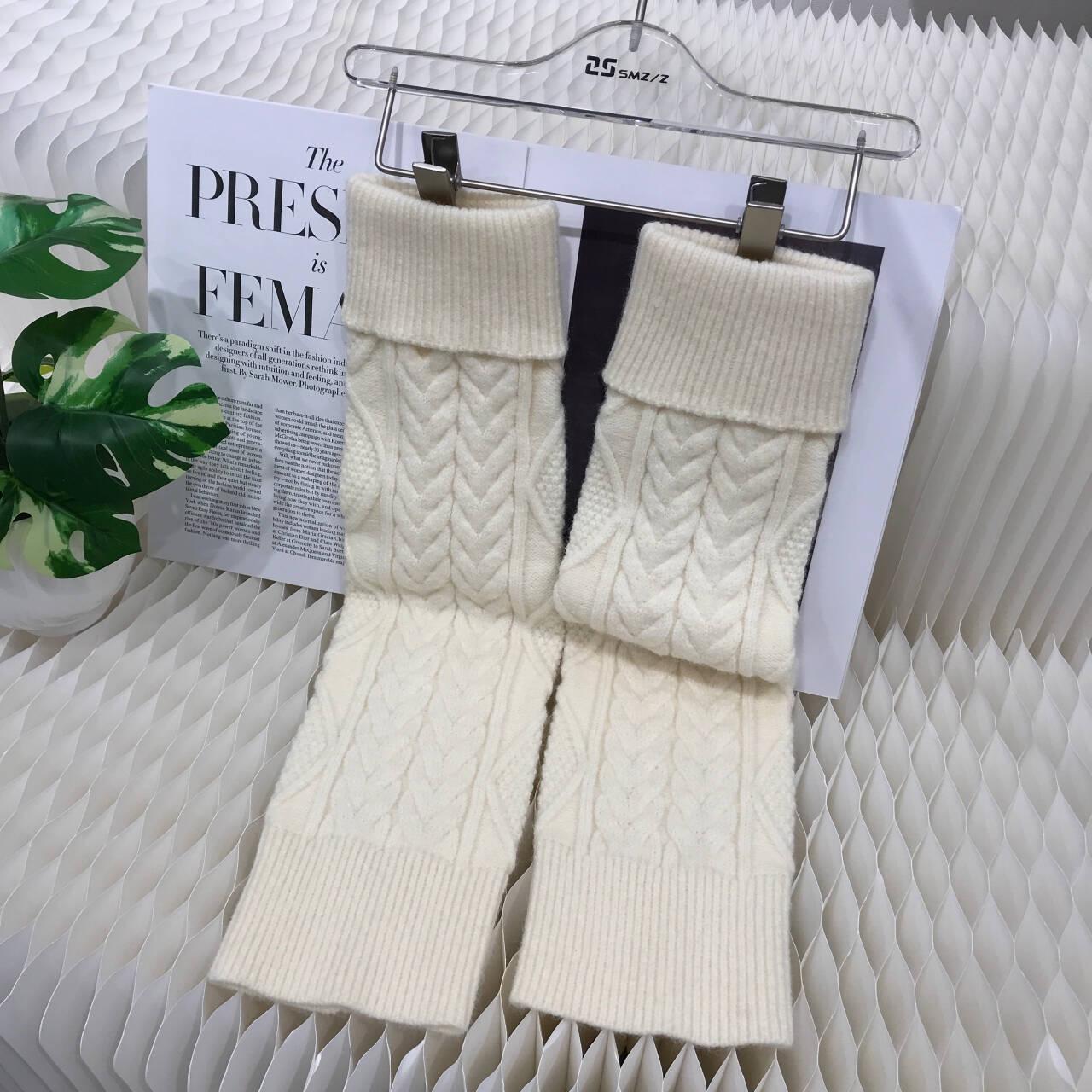 

«Зимние новые толстые вязаные носки — корейский стиль, теплые, облегающие». One Size грязно-белый