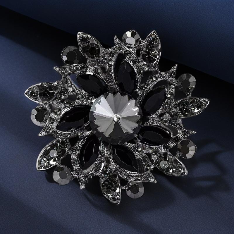 1Pcs Elegant Lapel Flower Pin Exaggerated Fashion Retro Vibrant Colorful Crystal Glass Brooch Pin Women'S Large Coat Accessories