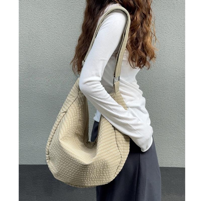Crossbody Bag Large-capacity Single-shoulder Bag for Commuting Computer Bag Sports and Fitness Class Bag