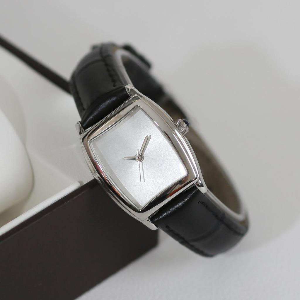 Stylish Women's Barrel-Shaped Quartz Wristwatch with Waterproof Leather Strap