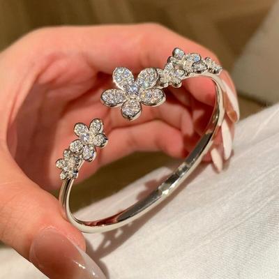 Monet Daughter Gold~ Super Flash Zircon Flower Opening Bracelet, High-end Exquisite Bracelet, New Light Luxury Jewelry